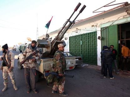 Antiguos rebeldes libios en la ciudad de Kufra, en marzo.