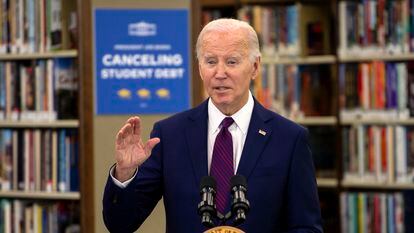 El presidente Joe Biden, durante una intervención pública en la Biblioteca Julian Dixon, de Culver City, el miércoles 21 de febrero.