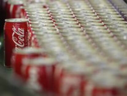 Botellas de Coca-Cola, en una planta en Jap&oacute;n.