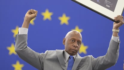 El opositor cubano Guillermo Fariñas, en una foto tras recibir el Premio Sájarov.