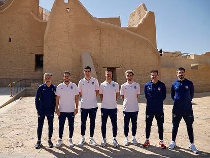 Una representación del Atlético de Madrid visitó Diriyah, patrimonio de la Humanidad de la UNESCO, este martes.