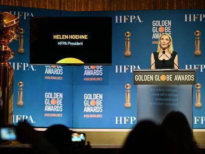 Helen Hoehne, presidenta de la Asociación de la Prensa Extranjera de Hollywood, durante la lectura de las nominaciones a los Globos de Oro, el 13 de diciembre en Los Ángeles.