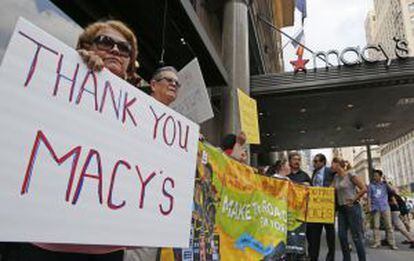 Protesta frenta a Macy's en Nueva York.