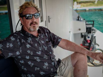 El empresario John McAfee, durante una entrevista en 2019 en Cuba.