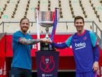 GRAF5849. SEVILLA, 16/04/2021.- El capitán del FC Barcelona, Leo Messi (d), y el capitán del Athletic, Íker Muniain (i), posan junto a la Copa antes de disputar mañana sábado la final de la Copa del Rey de fútbol en el estadio de la Cartuja de Sevilla. EFE / RFEF SOLO USO EDITORIAL/ SOLO USO DISPONIBLE PARA ILUSTRAR LA NOTICIA QUE ACOMPAÑA/ (CRÉDITO OBLIGATORIO)