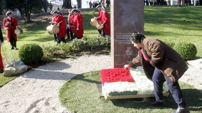 Monolito en recuerdo de las v&iacute;ctimas del terrorismo, en Bilbao.