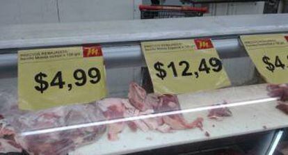 El supermercado Supermax, de Corrientes, ofrece "mini" cortes de carne.