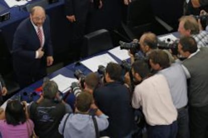 El recién reelegido presidente del Parlamento Europeo, Martin Schulz, posa para los fotógrafos.