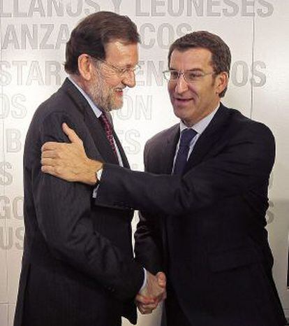 Rajoy, junto a Feij&oacute;o, ayer en G&eacute;nova. Fotograf&iacute;a facilitada por el PP.