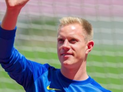 Ter Stegen posa en el Camp Nou.