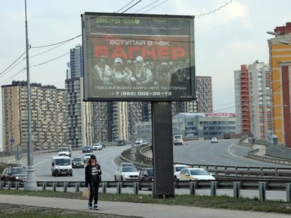Una valla publicitaria del grupo paramilitar Wagner, en las calles de Moscú el pasado 10 de abril de 2023.