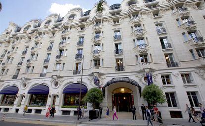 La fachada del hotel Lutetia de París.