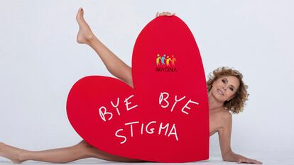 Agatha Ruiz de la Prada en una imagen de la campaña contra la estigmatización del VIH y el sida de la ONG Imagina Más.
