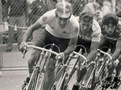 <b>Vídeo: Perico Delgado recuerda su primera victoria en la Vuelta a España.</b> En la foto, el ciclista segoviano en Salamanca, cuando lideraba la prueba el 12 de mayo de 1985 (RAÚL CANCIO)