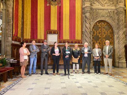 Los grupos de Junts, ERC y BComú en Barcelona reciben este viernes en el Ayuntamiento a la exconcejal Itziar González y a la funcionaria municipal Lourdes Conesa.