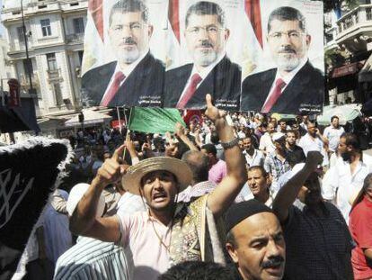 Una manifestaci&oacute;n de simpatizantes del Ennahda contra la violencia en Egipto el 16 de agosto en la capital tunecina.