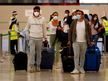 Llegada de viajeros al Aeropuerto de Madrid Barajas.