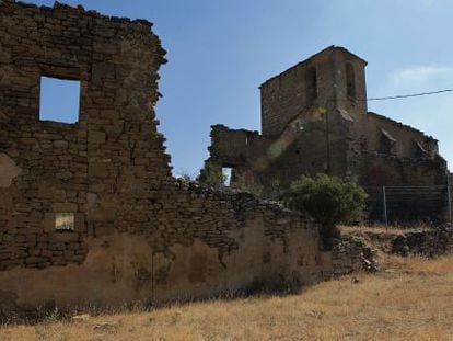 Iglesia en ruinas de Bezquiz, perteneciente al Ayuntamiento de Leoz.