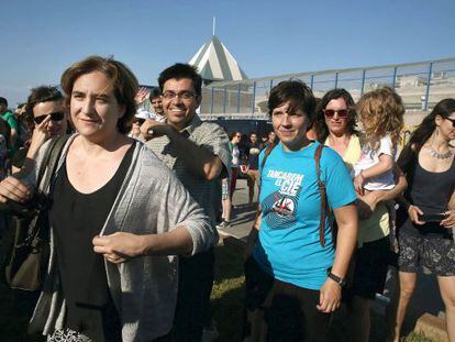 Ada Colau en una manifestaci&oacute;n de Tanquem els CIEs. 