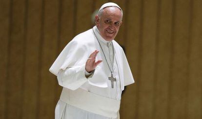 Francisco llega a una audiencia al Vaticano el 12 de marzo.