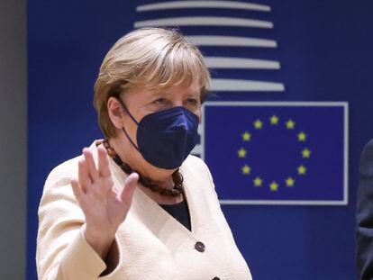 La canciller alemana, Angela Merkel, a su llegada a la cumbre de líderes europeos en Bruselas, este jueves.