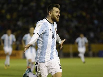 Messi celebra su tercer gol a Ecuador.