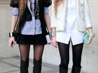 La gemelas Haya y Sama Abu Kadra, en la Semana de la Moda de París, en abril pasado.