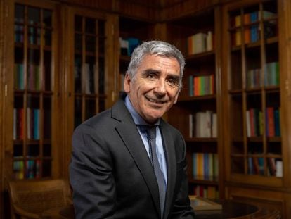 El rector de la Universidad Diego Portales, Carlos Peña en la Casa central de la universidad en Santiago, Chile.