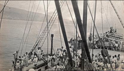Emigrantes canarios en un velero con destino a Venezuela, en una fotografía sin datar.