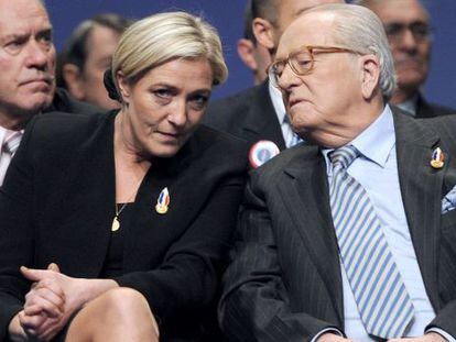 Marine Le Pen y su padre, Jean-Marie Le Pen, en una imagen de 2011.