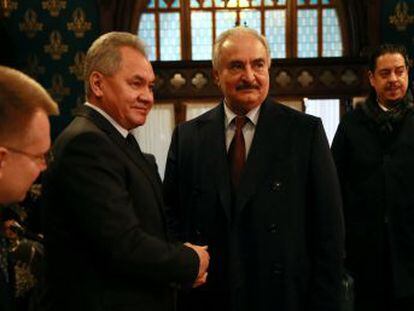 El mariscal Hafter abandona Rusia sin firmar el acuerdo de alto el fuego, aunque las autoridades rusas aclaran que se ha tomado dos días para discutirlo con sus aliados