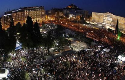 Manifestaci&oacute;n frente al Parlamento griego en 2011