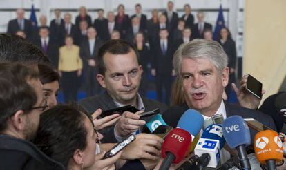 Alfonso Dastis tras una reuni&oacute;n sobre el &#039;Brexit&#039; en Bruselas, este jueves.