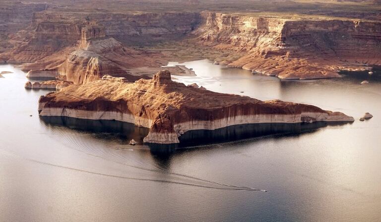 Il lago Powell in Arizona, utilizzato per fornire acqua alla California, nel settembre 2019.