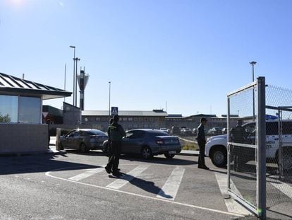 Control de acceso al Centro Penitenciario Madrid VII, en la localidad de Estremera.