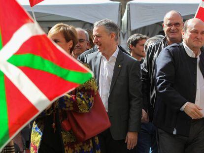 El lehendakari Urkullu i Andoni Ortuzar, aquest diumenge en l'Aberri Eguna del PNB a Bilbao.