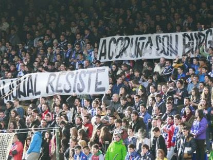 Fotos de apoyo a Gamonal en el partido del Deportivo de La Coru&ntilde;a y Las Palmas en A Coru&ntilde;a.