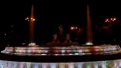 La madrileña plaza de Neptuno iluminada este miércoles.