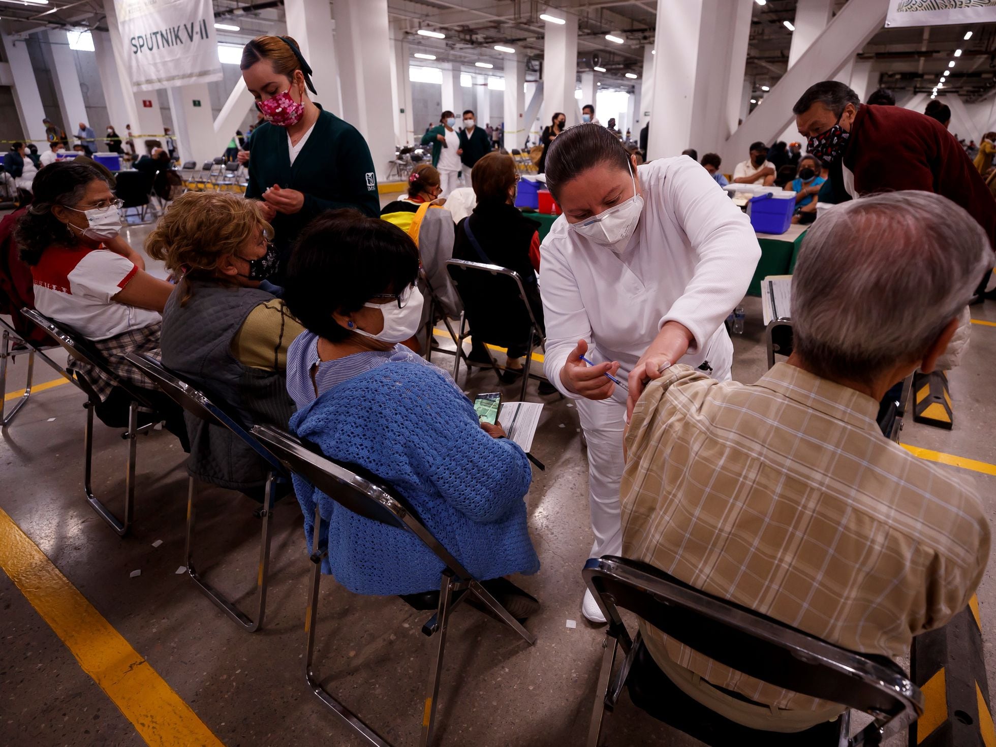 Vacunación CDMX: Ya hay fechas y sedes para la aplicación de la tercera  dosis contra la covid en adultos mayores de Ciudad de México | EL PAÍS  México