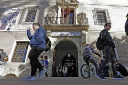 Fachada del instituto Cascales.