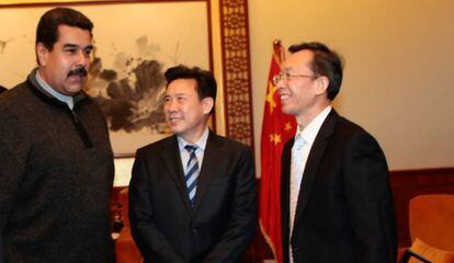 El presidente Maduro, con empresarios chinos, ayer en Pek&iacute;n.