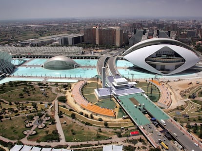 Vista del altar montado en 2006 para la misa celebrada en Valencia por Benedicto XVI.