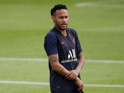 Neymar, en el entrenamiento del PSG.
