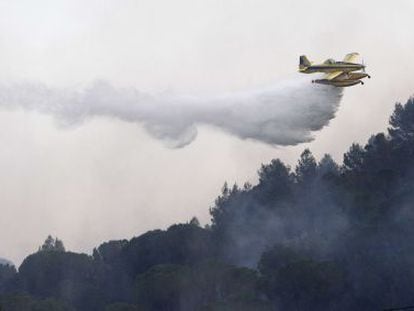 El centenar de vecinos desalojados por el incendio de Girona vuelven a casa