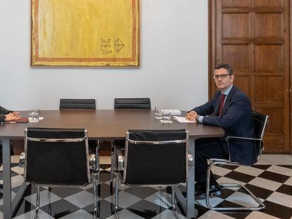 La consejera de la Generalitat Laura Villagrà, con el ministro de Presidencia, Félix Bolaños, el domingo en Barcelona.