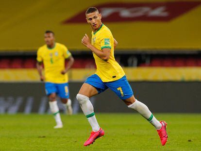 Richarlison celebra el primer gol de Brasil frente a Ecuador.