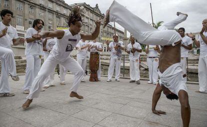 Un círculo de capoeira en Río de Janeiro, Brasil.