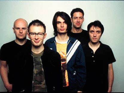 Los Ángeles, 12 de junio de 1997. Radiohead ya han editado 'Ok computer' y ahora posan relajados. Todavía no saben la dimesión de lo que han creado. Thom Yorke, el líder, es el segundo por la izquierda.