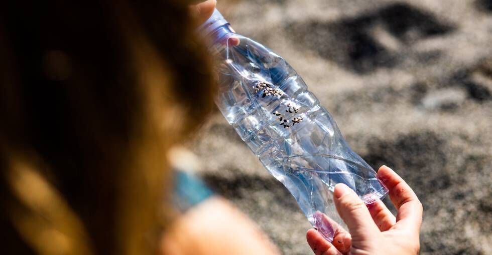 Los envases de los nuevos productos Garnier se hacen con plástico reciclado.