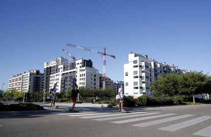 Un bloque de pisos en construcci&oacute;n en Valdebebas, Madrid.